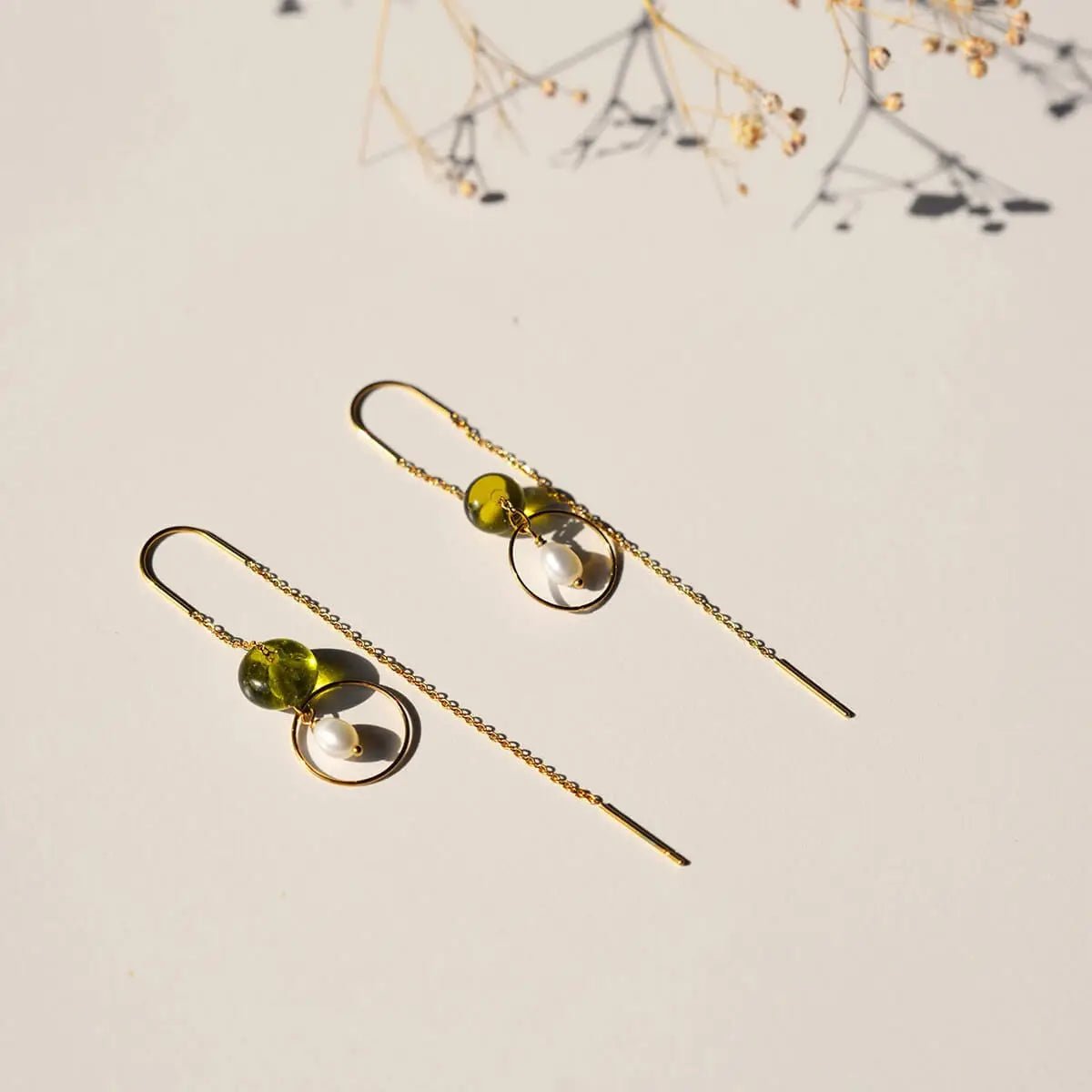 Believe in yourself. Oorbel - Groen met zoetwaterparel - shopvinoos